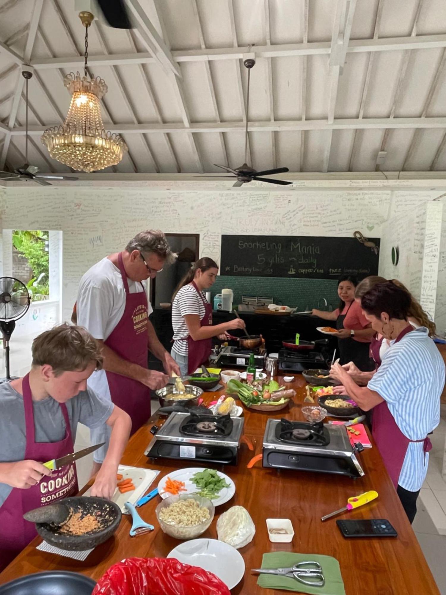Anggrek Putih Homestay & Cooking Class Senggigi Exterior photo